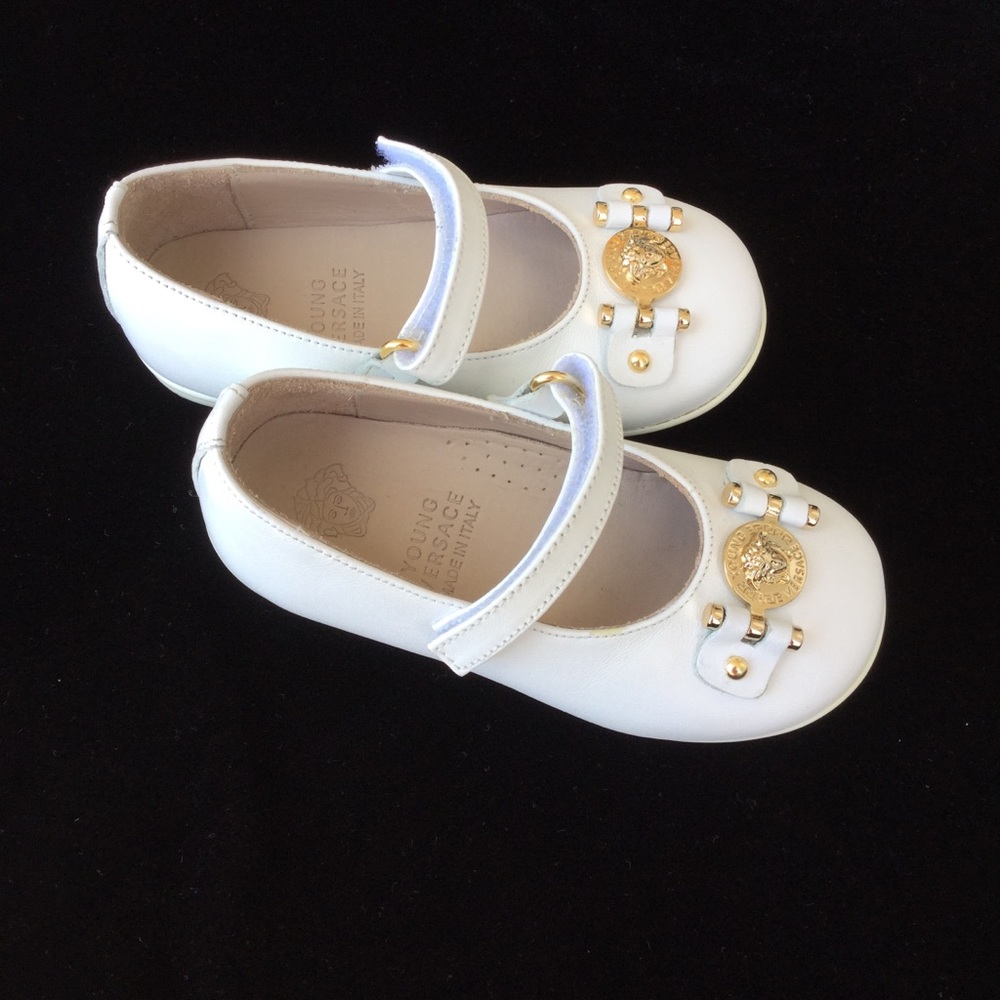 Young Versace Girls White Shoes with Gold Plaque.